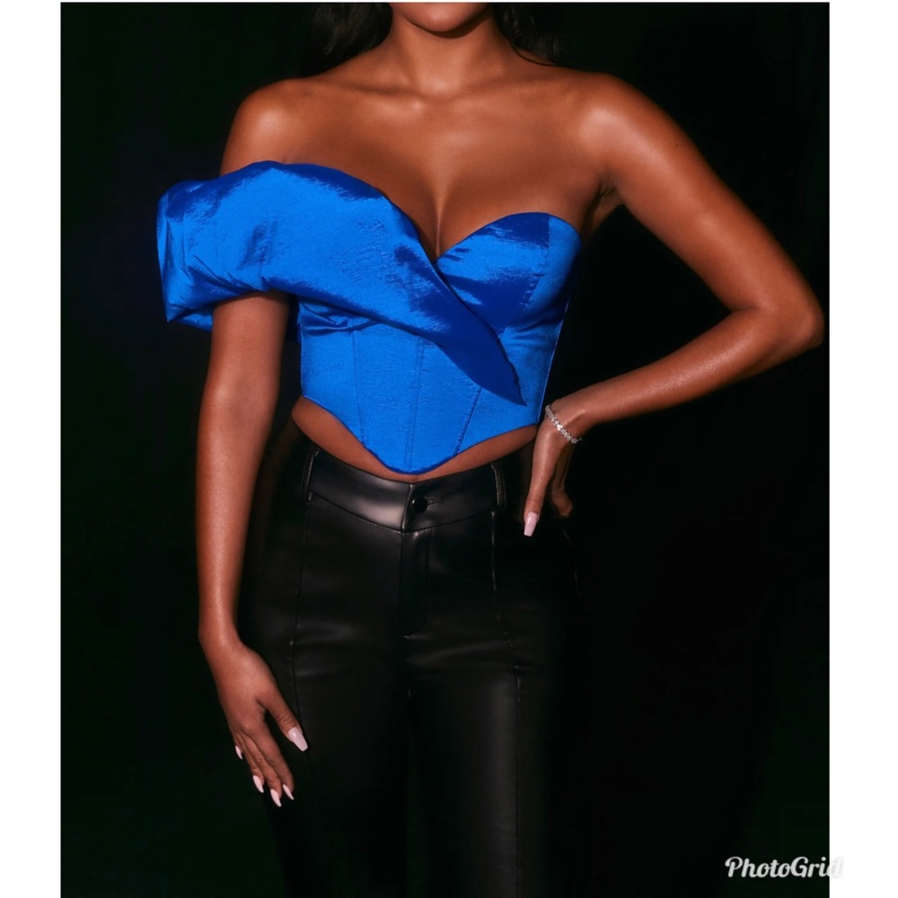 Asymmetric One Sleeve Puff Corset Crop Top